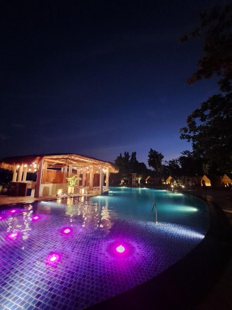 Mactan Newtown 8 Boulevard Deluxe Punta Engaño Exteriér fotografie